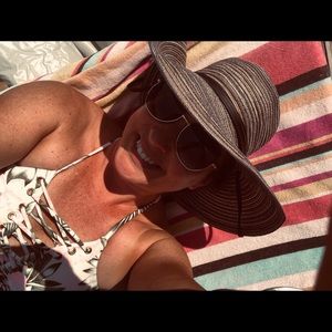 Meet your Posher, Rebecca